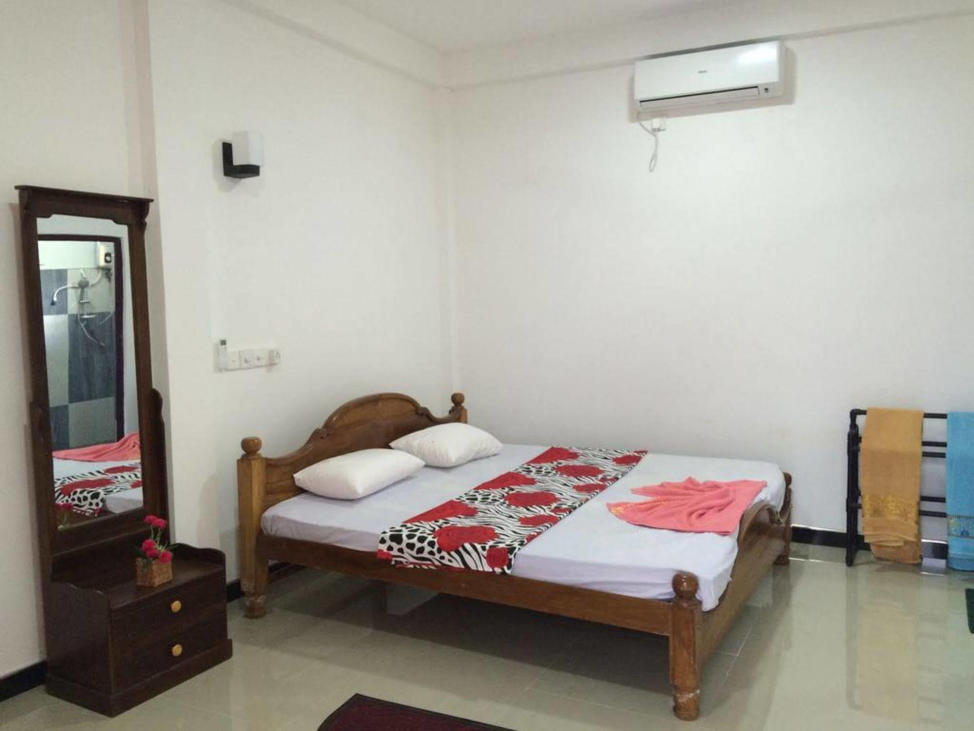 Sun Rest Mirissa Hotel Banduramulla ภายนอก รูปภาพ